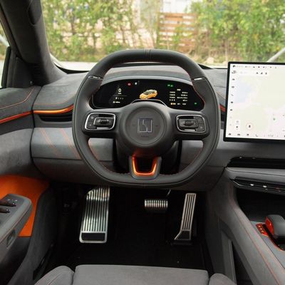 Forma de suspensión delantera Zeekr 001 Z-Sport 4WD Coche eléctrico de 100kwh EV Coches naranja 2023