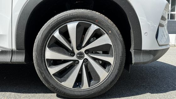2023 EV Byd E2 Edición de lujo Auto eléctrico puro Usado/ Tipo de carrocería cerrado Edición blanca