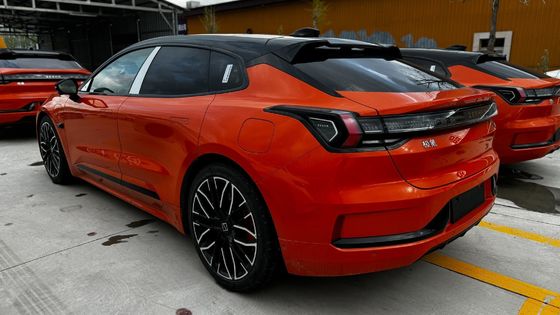 Hatchback Zeekr 001 You Edición 100 Kwh Color naranja con Z-Sport Producido en 2024