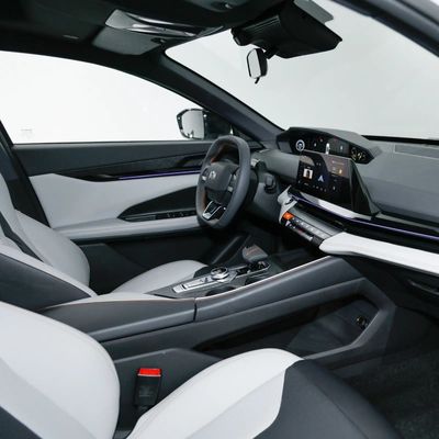 Sistema de frenado electromagnético para una conducción segura en el Changan Qiyuan A06 Energy Electric Car