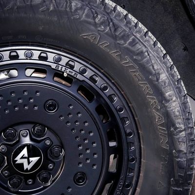 Automóvil eléctrico M-Hero 917 Range extendido Mhero 917 híbrido SUV grande Tipo de combustible eléctrico