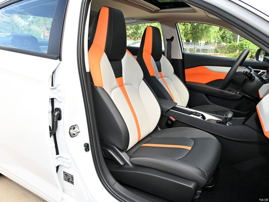 5 asientos 2023 Dongfeng Fengshen Yixuan Aeolus 1.5L Edición Glory automática Tipo de carrocería cerrada