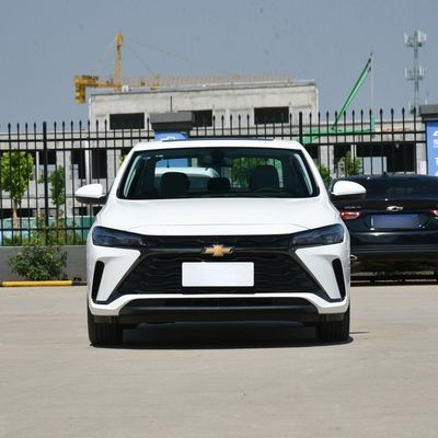 Personalización Chevrolet Monza 1.5L Blanco/Negro 2024 Modelo Disfrutar Edición Pequeño/Gran/Smart asientos de coche 3