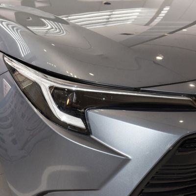 1.8L híbrido de doble motor Edición de lujo EV Coche eléctrico Toyota Levin con vida