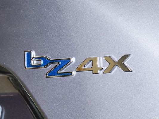 2023 Toyota Bz4X X-Mode Awd Ultra Edition SUV EV con suspensión independiente de Mcpherson