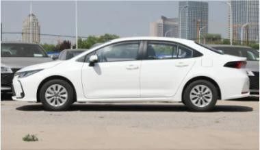 2022 Corolla Tnga 1.5L CVT Pioneer Edition Seguro y de combustible- sedán con tipo de carrocería cerrado