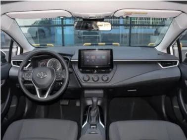 2022 Corolla Tnga 1.5L CVT Pioneer Edition Seguro y de combustible- sedán con tipo de carrocería cerrado