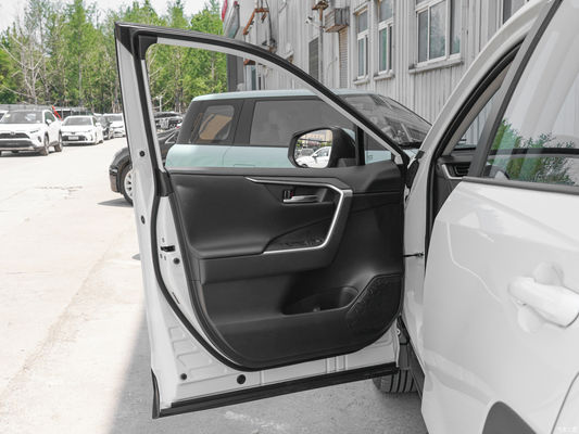 Modelo 2023 2.0L CVT con tracción a las cuatro ruedas Negro Adventure Plus SUV Disposición Negro CVT