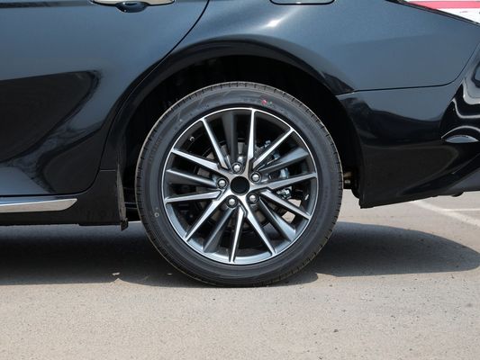 Edición de lujo de 2023 2.5g con caja de cambios Tiptronic y tipo de combustible de gasolina