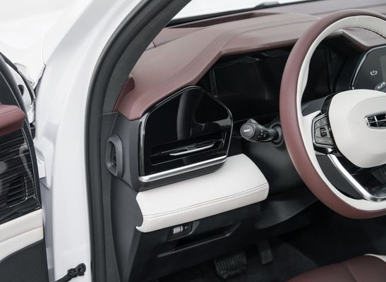 Personalización de SUV Geely Monjaro Xingyue L 2.0td Auto 4WD Versión insignia Coche de gasolina