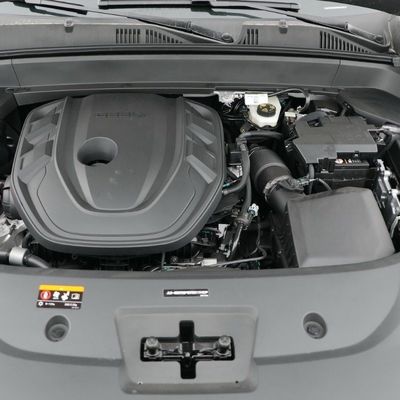 Capacidad 1600-2500cc Geely Xingyuel 2.0td Alta potencia automática Fwd SUV insignia