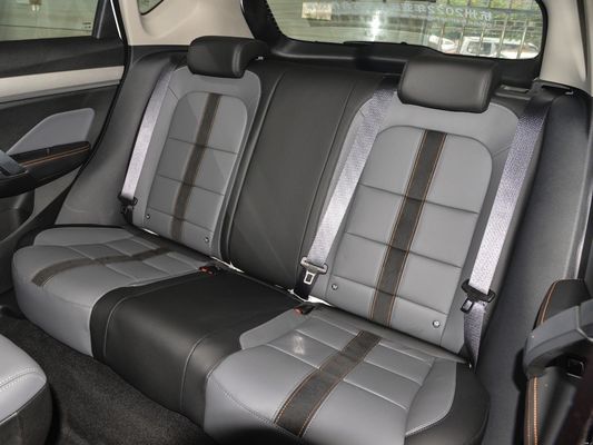 1340 Kg Preparación Geely Coolray 1.5t DCT Platino Edición 2023 SUV Automóvil de gasolina RWD