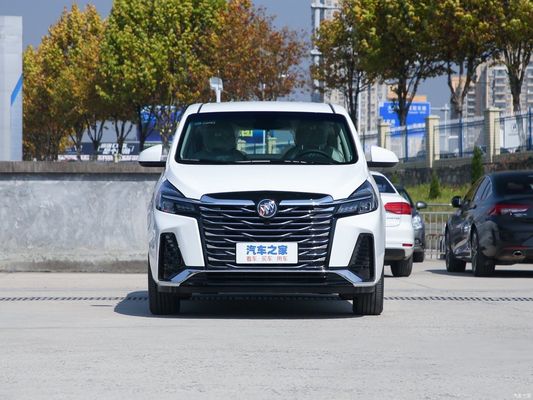 Buick GL8 2023 Land Business Cabin Edition con sistema de frenado EPB y características de MPV