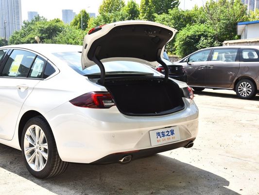 Buick Regal 2024 28t Versión Indulge Coche de gasolina con sistema de frenado Epb y Beneficio