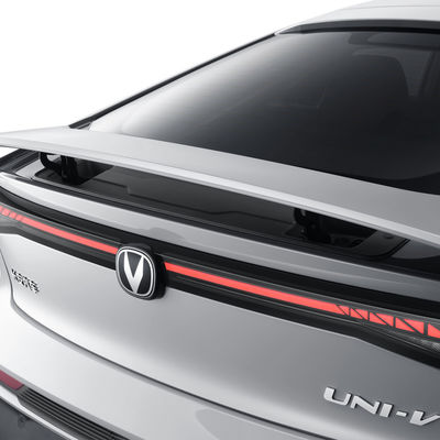 Sedan Changan Uni-V 1.5t 5 asientos de gasolina Carro de potencia máxima Kw 173 PS Sedan de gasolina