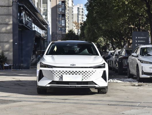 Changan Qi Yuan A06 con color exterior blanco y sistema de frenado hidráulico