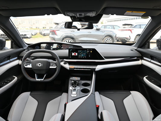 Changan Qi Yuan A06 con color exterior blanco y sistema de frenado hidráulico