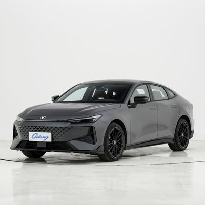 Dirección izquierda Changan Uni-V 1.5t Uni V Limousina de gasolina 5 asientos Dirección izquierda