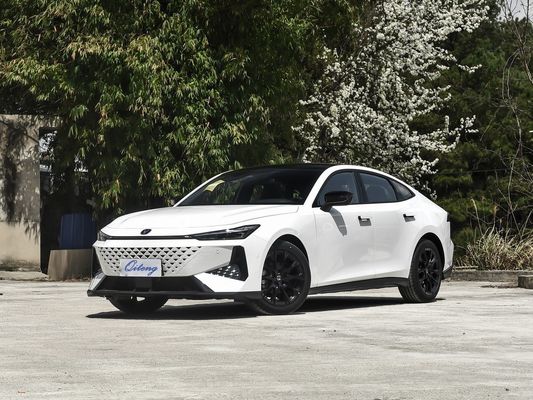 Uni-V 1.5t gasolina 5 asientos sedán Changan con solicitud personalizada