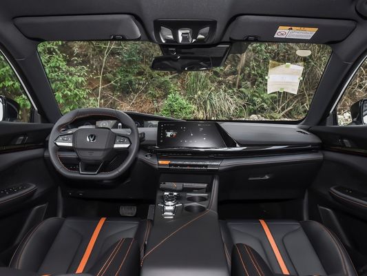 Uni-V 1.5t gasolina 5 asientos sedán Changan con solicitud personalizada