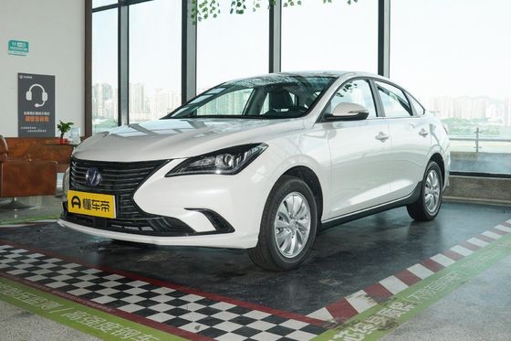 Changan Eado Car EV460 vehículo eléctrico EV con batería LiFePO4 y 4 asientos