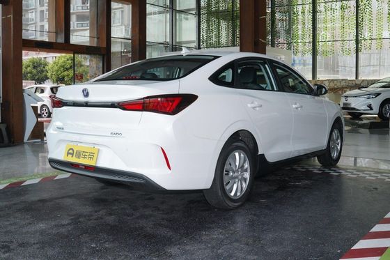 Changan Eado Car EV460 vehículo eléctrico EV con batería LiFePO4 y 4 asientos