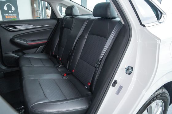 Changan Eado Car EV460 vehículo eléctrico EV con batería LiFePO4 y 4 asientos