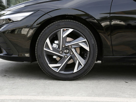 Hyundai Elantra 2023 1.5L CVT Edición Lux Vehículo de gasolina y cilindrada 1000-1600CC