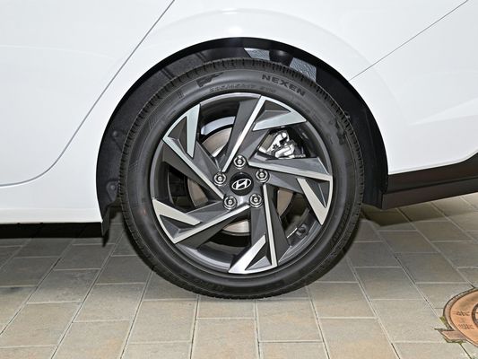 Hyundai Elantra 2023 1.5L CVT Vehículo de gasolina Edición principal dentro de 1000-1600cc