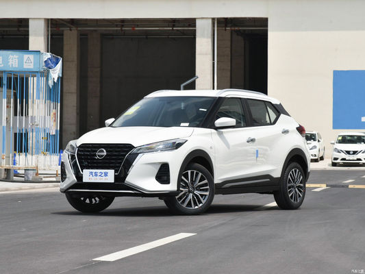Nissan Kicks 2023 SUV con motor de gasolina con caja de cambios automática y diseño de moda