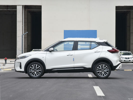 Nissan Kicks 2023 SUV con motor de gasolina con caja de cambios automática y diseño de moda