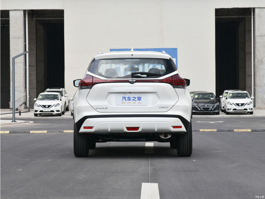 Nissan Kicks 2023 SUV con motor de gasolina con caja de cambios automática y diseño de moda