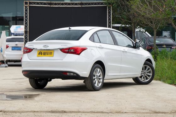 SUV Chery Arrizo 5 2021 Modelo 1.6L CNG Edición de lujo dentro de la estructura de conducción de FWD
