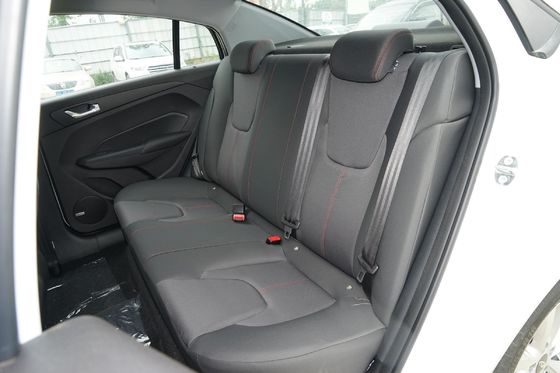 SUV Chery Arrizo 5 2021 Modelo 1.6L CNG Edición de lujo dentro de la estructura de conducción de FWD