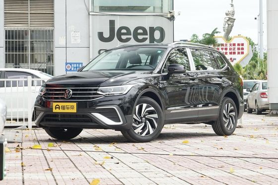 2023 Volkswagen Tiguan L 330tsi Fwd Smart Edition SUV dentro de la unidad de conducción P0000099
