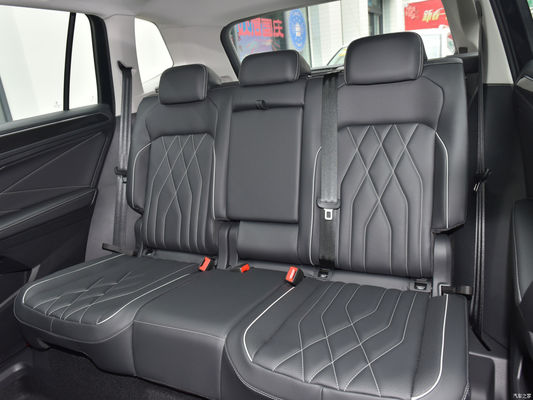 2023 Volkswagen Tiguan L 330tsi Fwd Smart Edition SUV dentro de la unidad de conducción P0000099