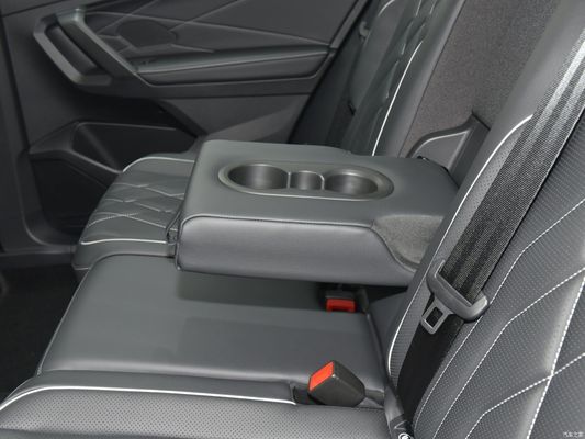 2023 Volkswagen Tiguan L 330tsi Fwd Smart Edition SUV dentro de la unidad de conducción P0000099