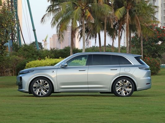 Vehículo energético negro 2024 Li/Lixiang L7 Ultra con 5 asientos y motor eléctrico híbrido