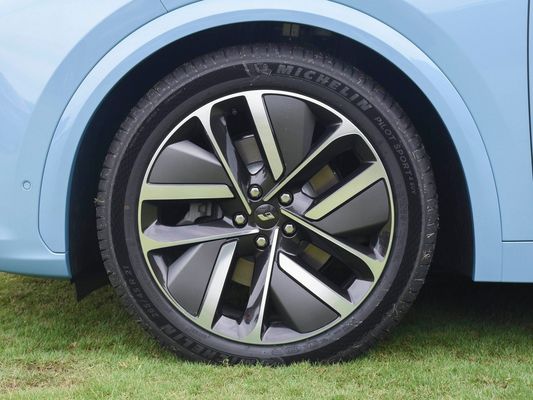 Vehículo energético negro 2024 Li/Lixiang L7 Ultra con 5 asientos y motor eléctrico híbrido