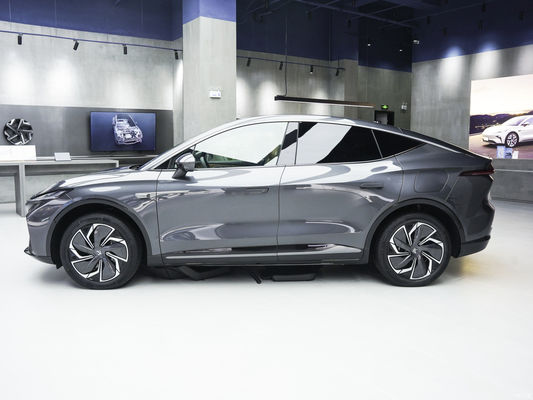 Rising Auto R7 2023 RWD Screen Master Vehículo eléctrico con energía eléctrica pura