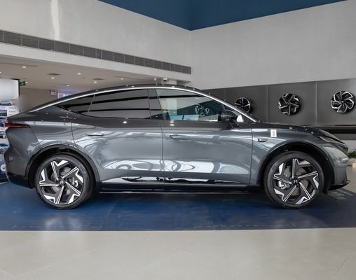 2023 Rising Auto R7 pantalla de largo alcance versión maestra crossover eléctrico con diseño