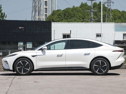 Vehículo eléctrico de 5 asientos de larga distancia Auto Rising Auto F7 2023 con batería de litio ternario