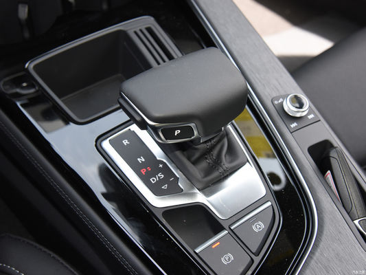 Auto de gasolina Audi A4l 2023 40tfsi con caja de cambios automática y 4858*1847*1439 Tamaño