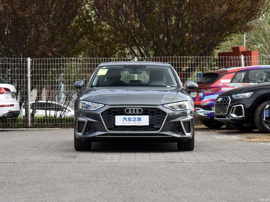 Auto de gasolina Audi A4l 2023 40tfsi Moda Dinámica Versión 5 asientos de lujo y estilo