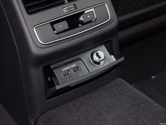 Audi A4l 2023 45tfsi Quattro Selected Dynamic Version Sedan con transmisión automática