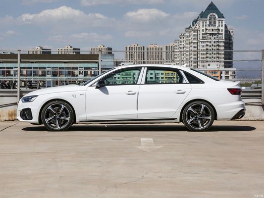 Tanque de aceite de 58L Velocidad máxima 230km/h Audi A4l 2023 40tfsi Quattro Versión dinámica de lujo
