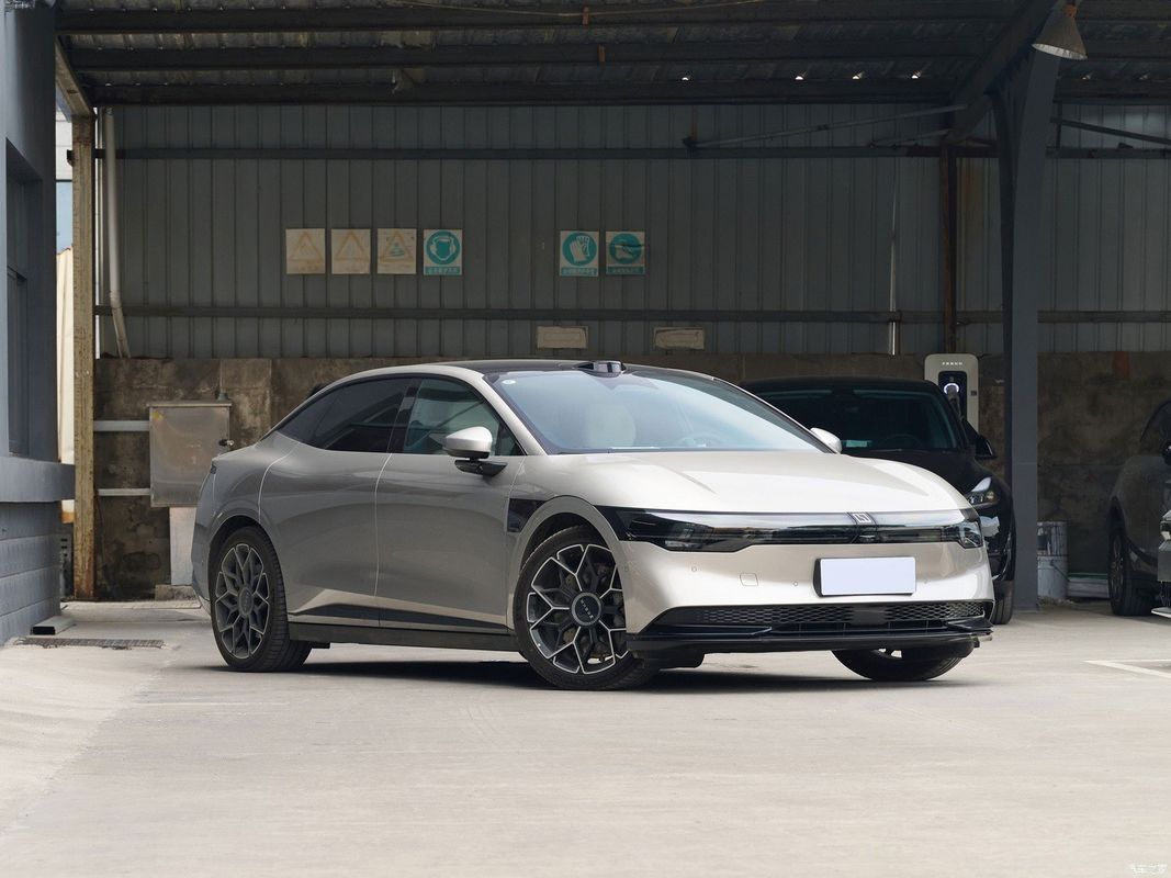 Pure Electric 2024 Car Zeekr007 Limousine 4WD 75kwh 100wkwh Batería Velocidad máxima 210 Km/H EV