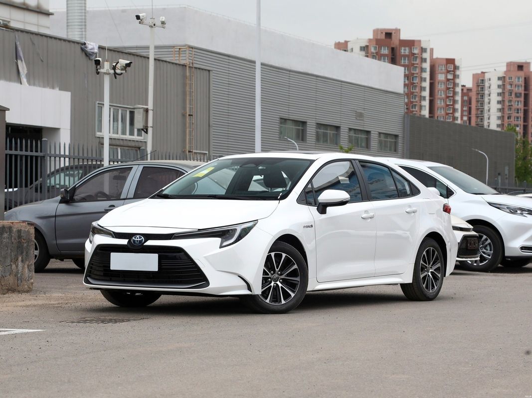 Toyota Levin modelo 2023 1.8L con doble motor versión híbrida eléctrica de lujo asientos automáticos 5
