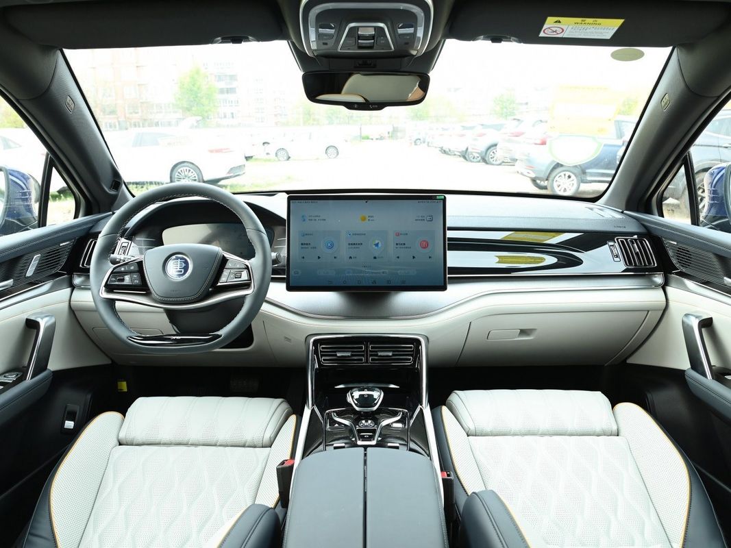 Certificado CEE 2022 BYD Tang EV 635 km 4WD Edición insignia Vehículo eléctrico de 6 asientos
