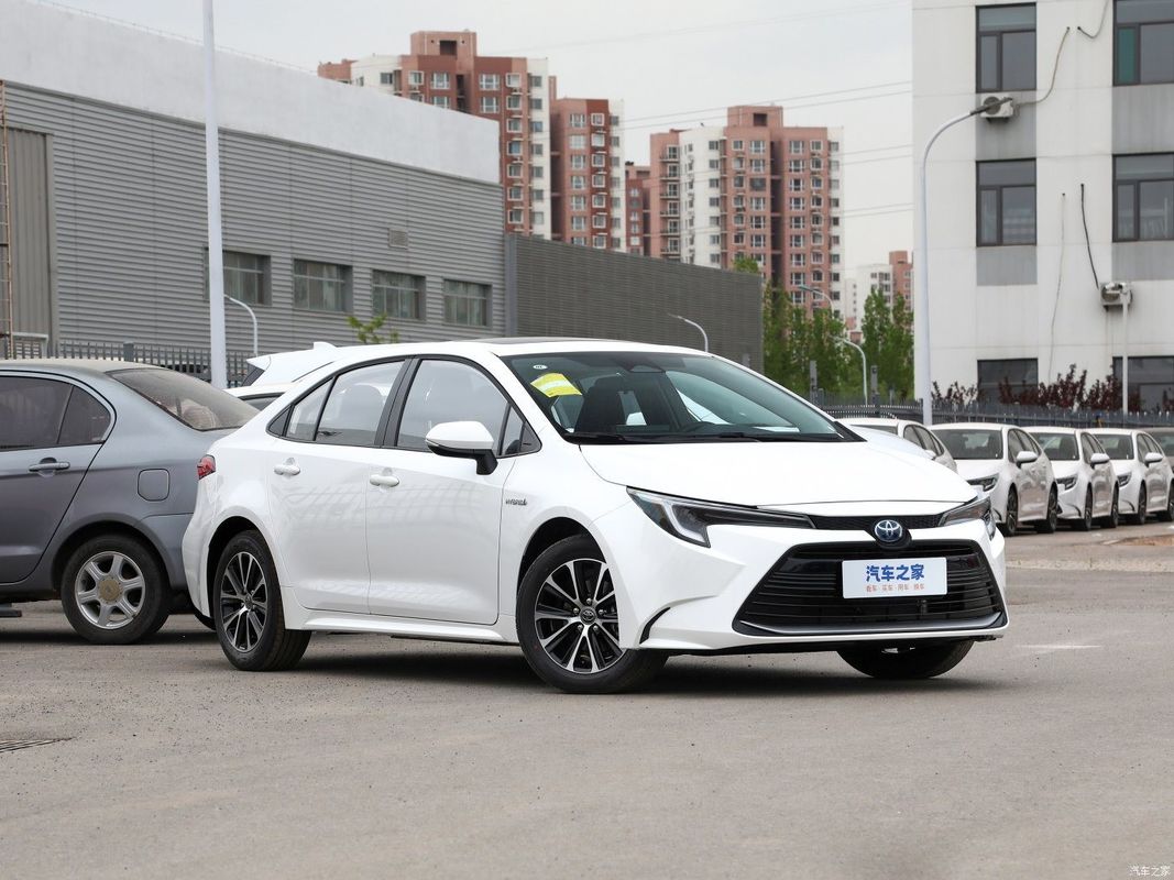 Coche 1.8L híbrido de doble embrague Toyota Levin Sedan Coche de gasolina con opción de personalización